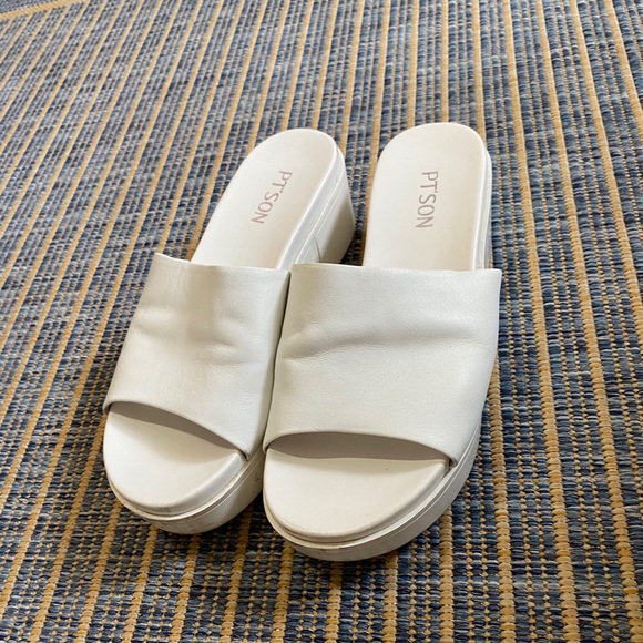 White Platform sandals - Picture 2 of 2